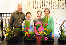 谷中　生け花体験の様子