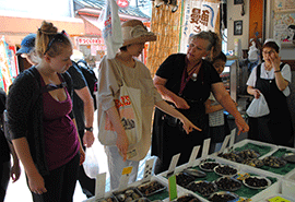 谷中　料理体験の様子