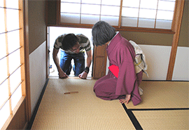 谷中　茶道体験の様子